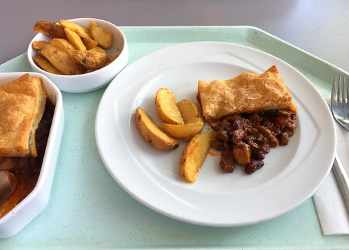 Beef pie brazil style with country potatoes 2 / Beef Pie auf brasilianische Art mit Country Potatoes 2
